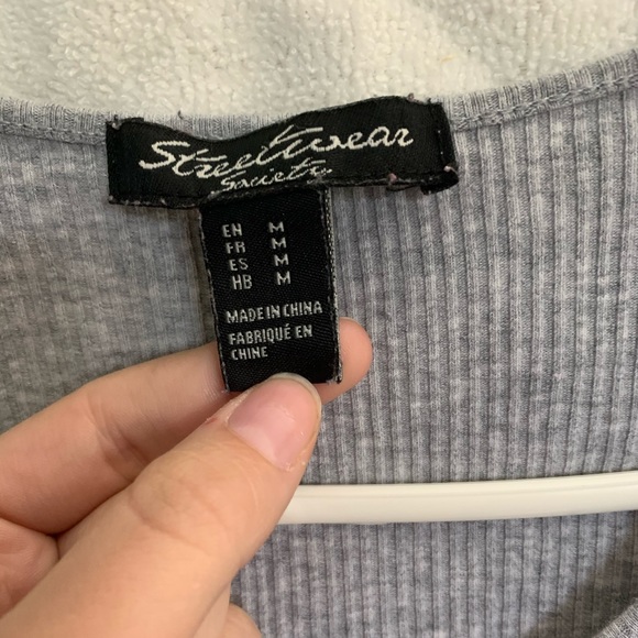 Grey shirt w/keyhole cut - Picture 2 of 6